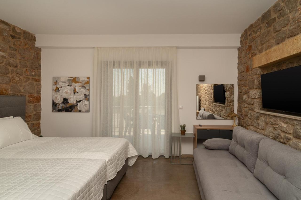 Lithos Suites Finikounta Exterior foto