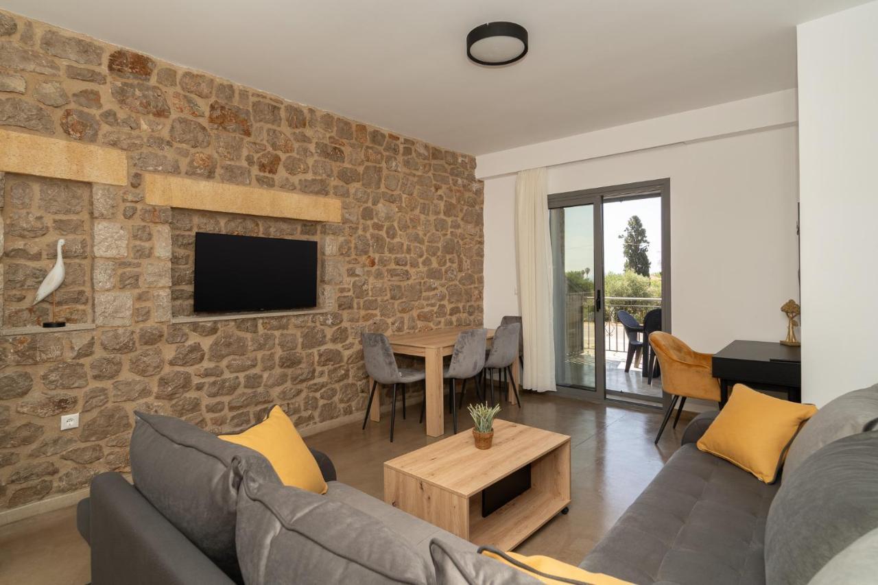 Lithos Suites Finikounta Exterior foto
