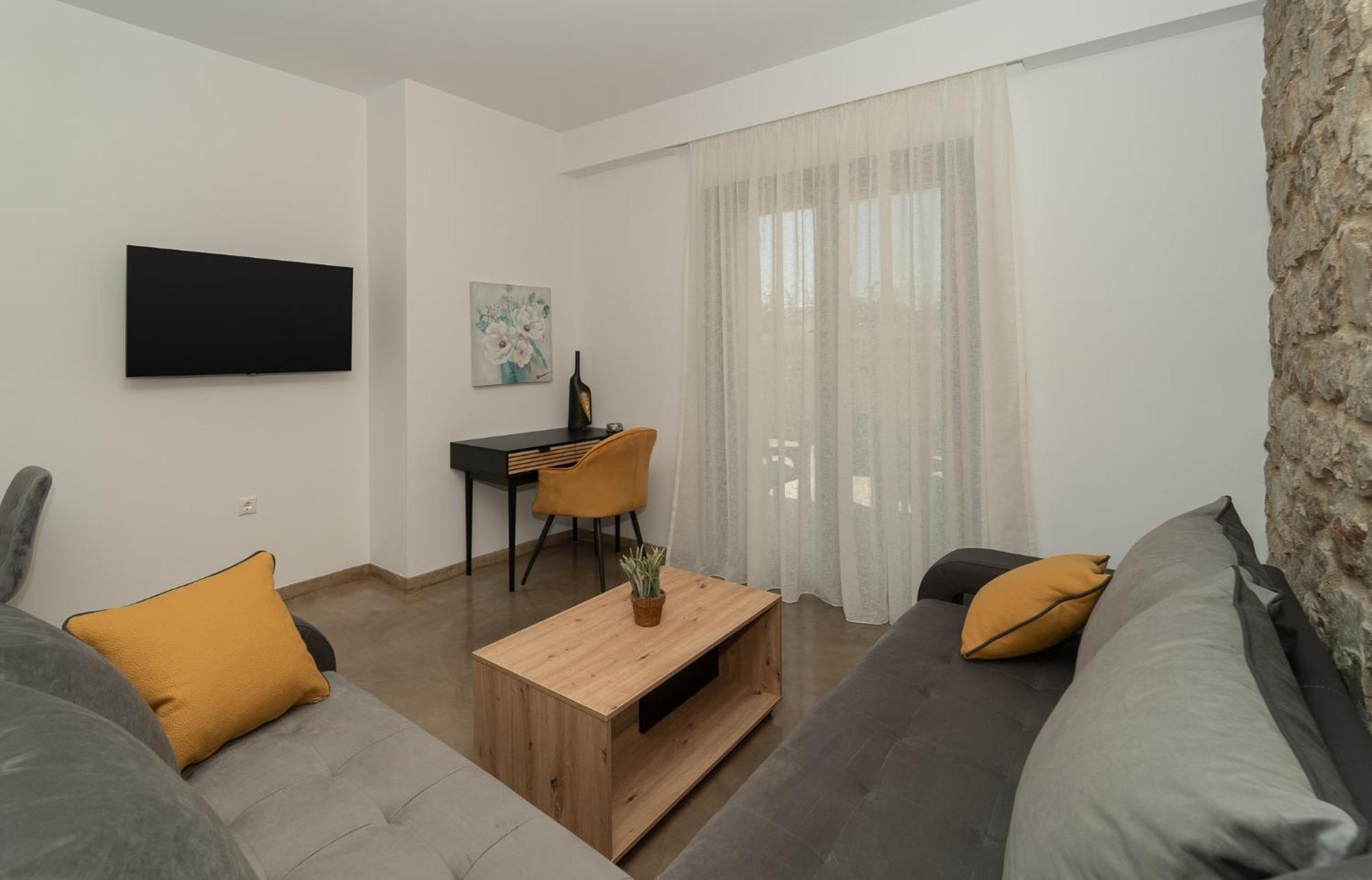 Lithos Suites Finikounta Exterior foto
